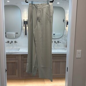 Pleated women’s pants
